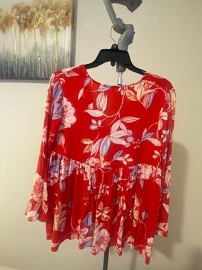 Women's Red Floral Long-Sleeve Peplum Top